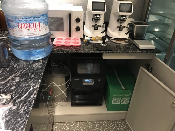 Máy làm đá viên 68kg cho quán cafe